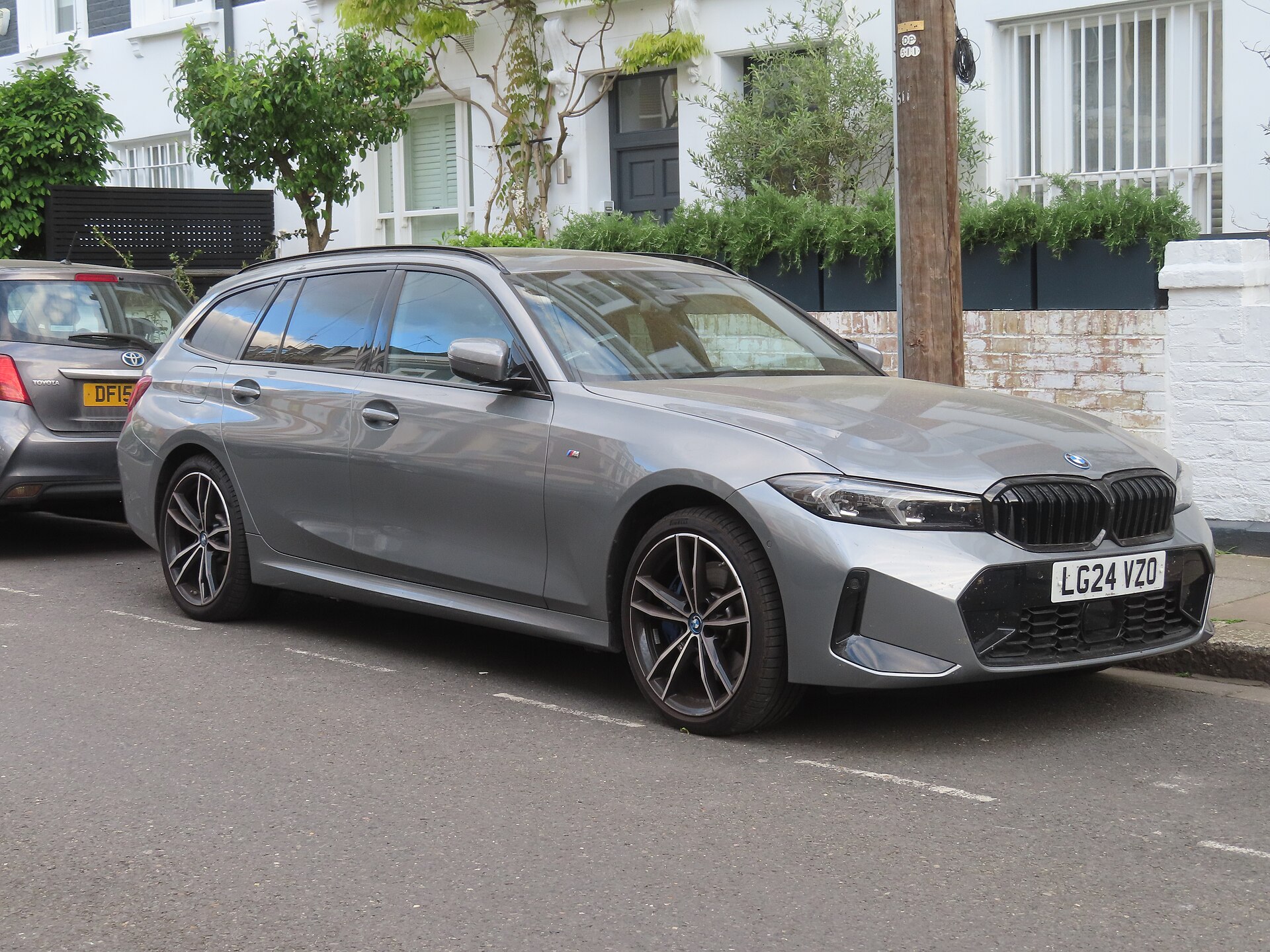 BMW 3 Serisi, önden görünüm